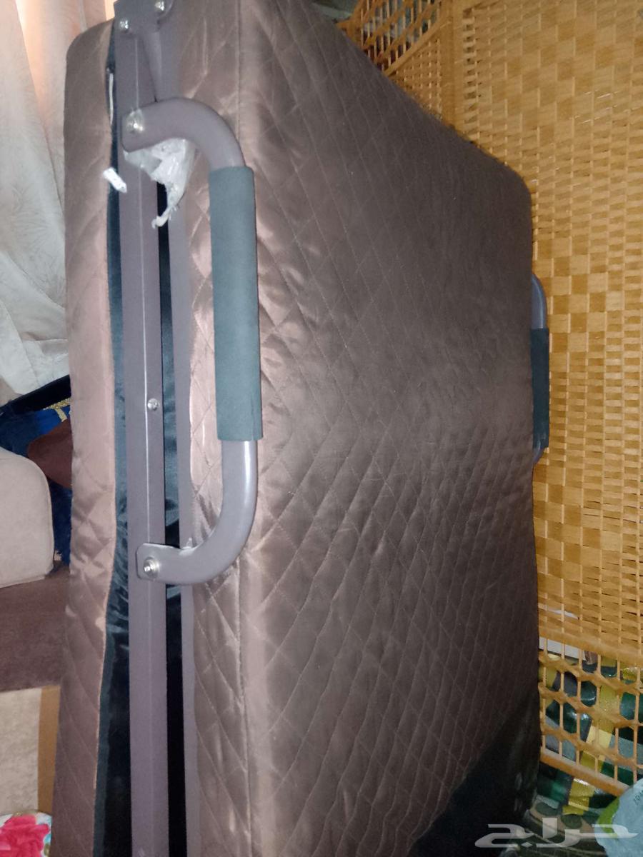سرير قابل للطي جديد لم يستعمل ابدا فقط كان مخزن لفتره64384772608641112