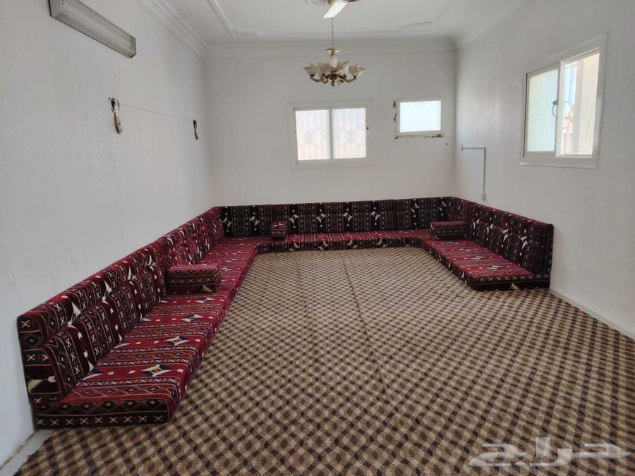 مجلس عربي جديد استعمال خفيف64382528117250110