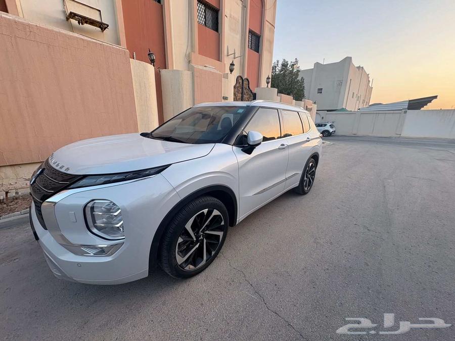 للبيع ميتسوبيشي اوتلاندر أعلى فئة 202364535806416642110