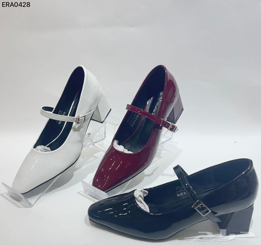 للبيع شوزات رياضيه وسليبرات نسائية جديدة64383150265090113