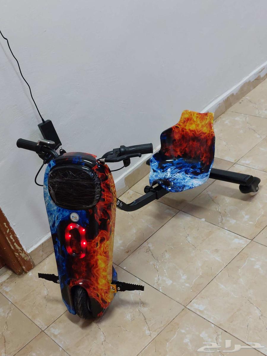 Large volume drift scooter.64390843274371111