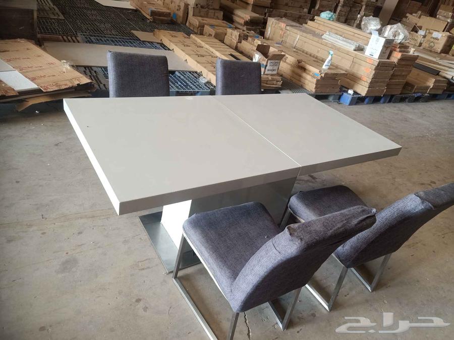 طاوله مستعمله بحاله جيده64389626511875110