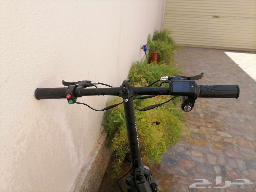 سكوتر للبيع نظيف و جديد وفيه ضو وا بوري وثلاث سرعات64381864546561114