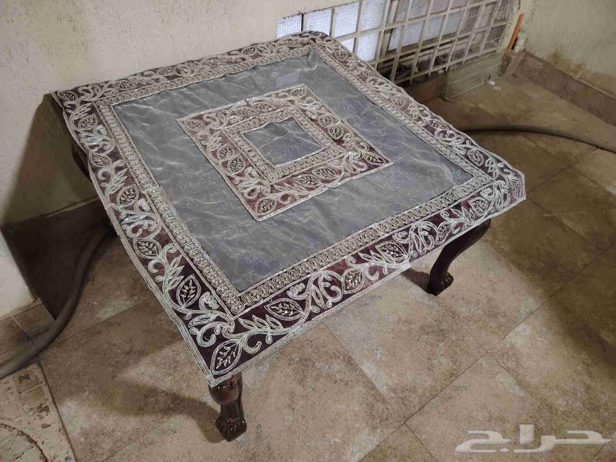 طاولة للبيع64377768884995112