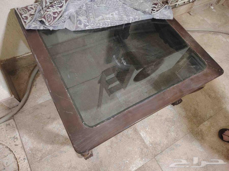 طاولة للبيع64377768884995110