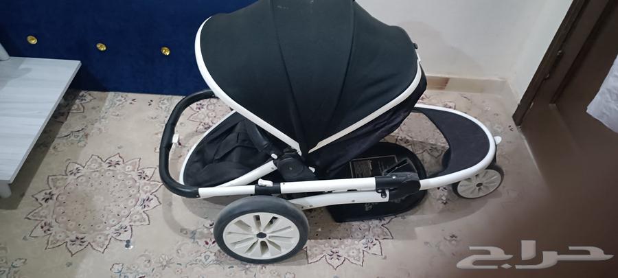 أغراض للبيع  عربيتين للبيع و كرسي طعام كلها بدون عيوب64380340282754113