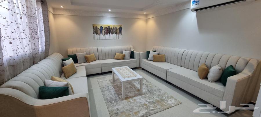 كنب شبه جديد مع الطاولة والستارة البيع لأعلى سعر مقاس 4 464378105535105111