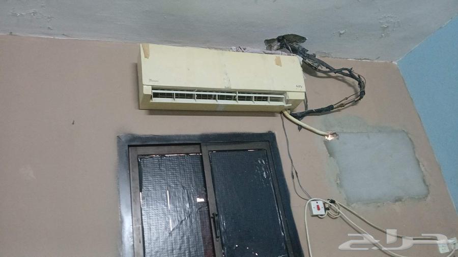 مكيفات للبيع وفي ثلاجه وفرن وسرير عدد 3 وسجاد64388784727297111