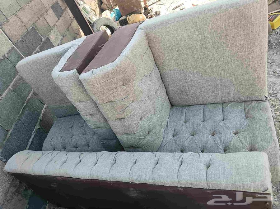أريكة نظيفة جداً، السعر 200 ريال للبيع السريع، جوال64380478038273113