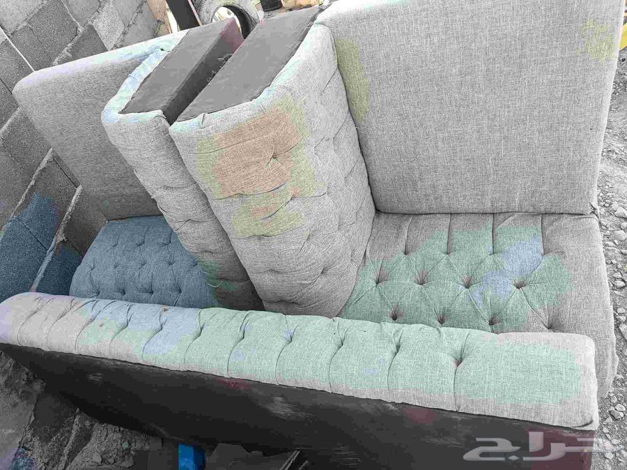 أريكة نظيفة جداً، السعر 200 ريال للبيع السريع، جوال64380478038273114