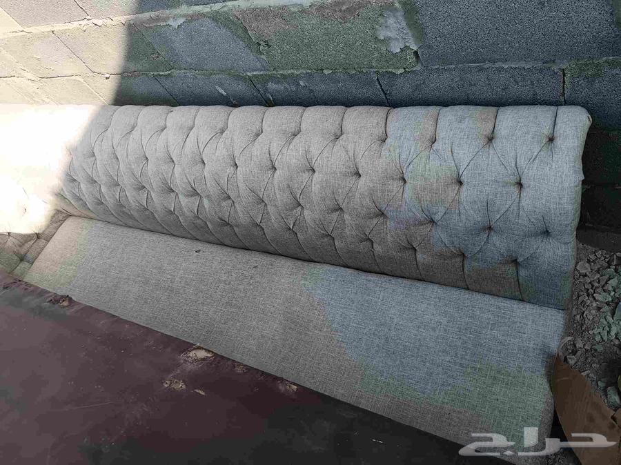 أريكة نظيفة جداً، السعر 200 ريال للبيع السريع، جوال64380478038273111