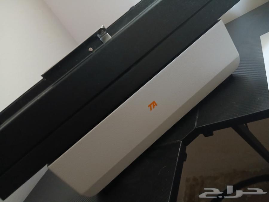 ألة كاتبة. أحرف انجليزية. لونين احمر واسود. مستعملة64386933648642113