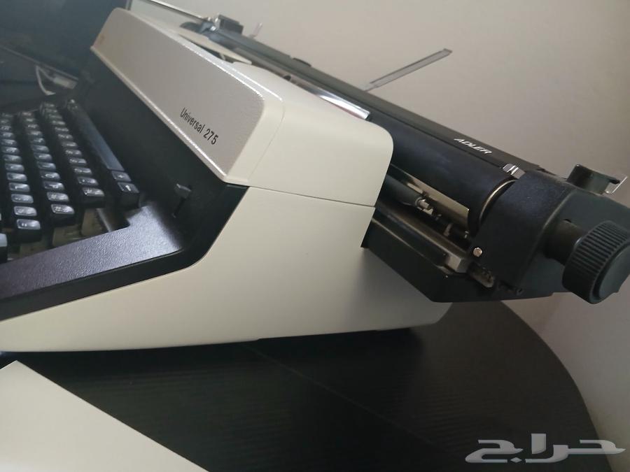 ألة كاتبة. أحرف انجليزية. لونين احمر واسود. مستعملة64386933648642111