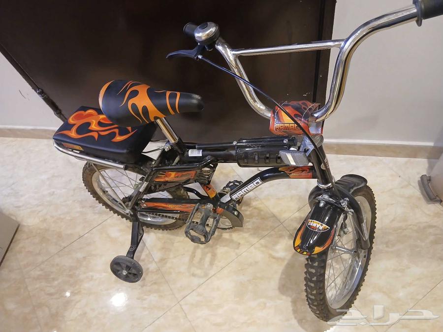 سيكل للبيع صغير لم يستخدم مخزن من فتره السعر 100ريال64384245735682112