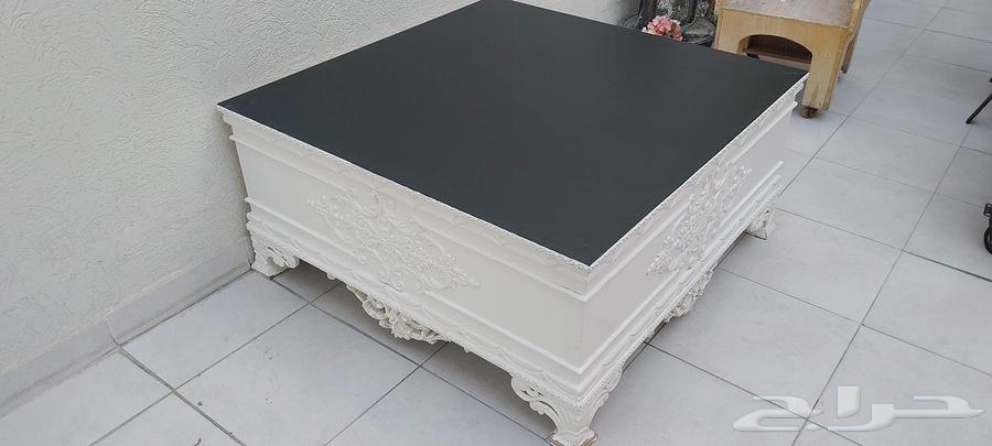 طاولة خشب مربعة64386543309442111