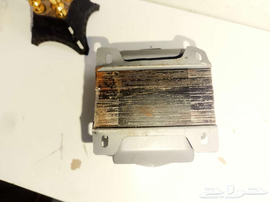 The red power converter outputs 220 watts and the black one outputs 110 watts for sale64377315126787111