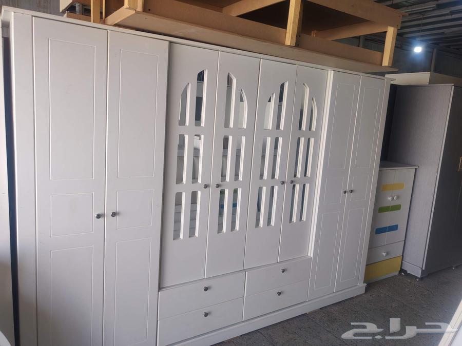 غرف نوم ودواليب مستعمل بحاله ممتازه64384493011203112