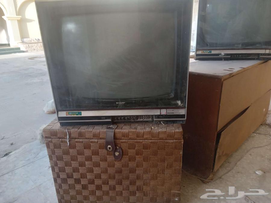 تلفزيون قديم اثري64387355097218110