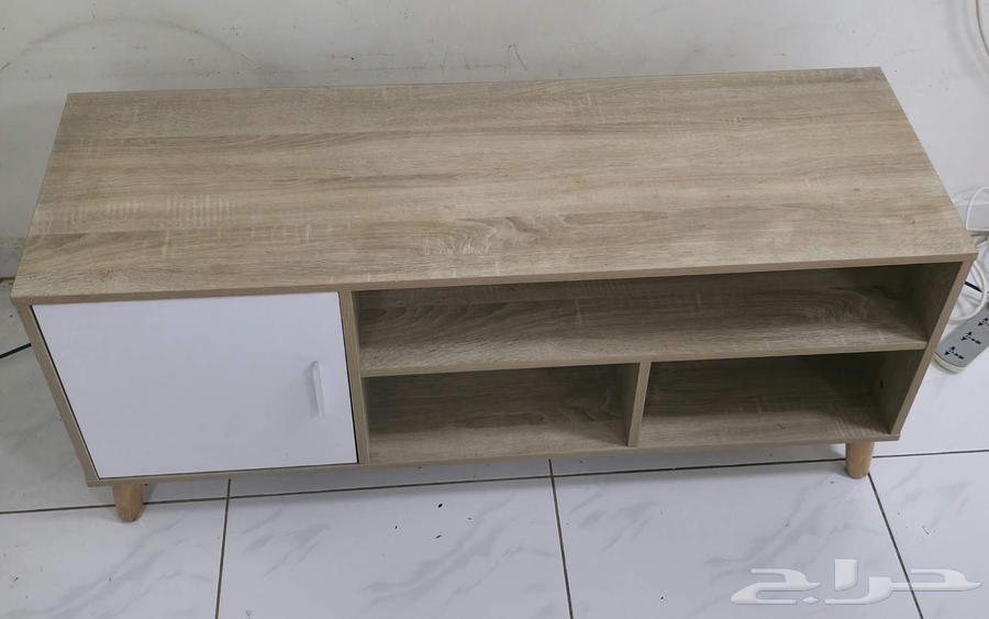 طاوله تلفزيون شبه جديده64390388884610111
