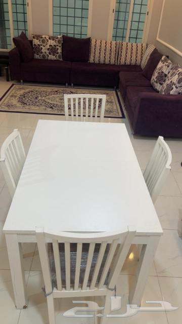 طاولة طعام من اربع اشخاص بحاله جيده جدا64384286334594110