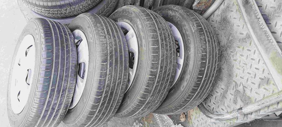 Jant Yars with Silon tires, date 23, new and unused, agency64523471828866110