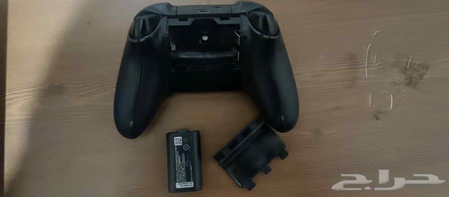 Original Xbox Series X controller, clean with original battery64382196833795111