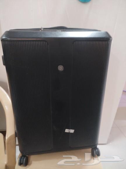 شنط سفر نظيفة مافيها اي عيوب64384341522818110