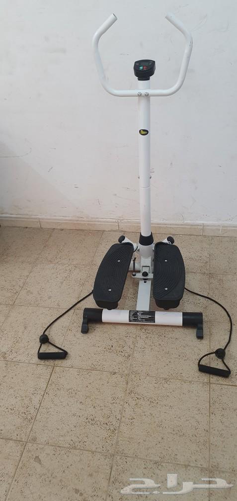 150 Riyal Stepper, a clean fitness device for lower body exercises64380710324867114