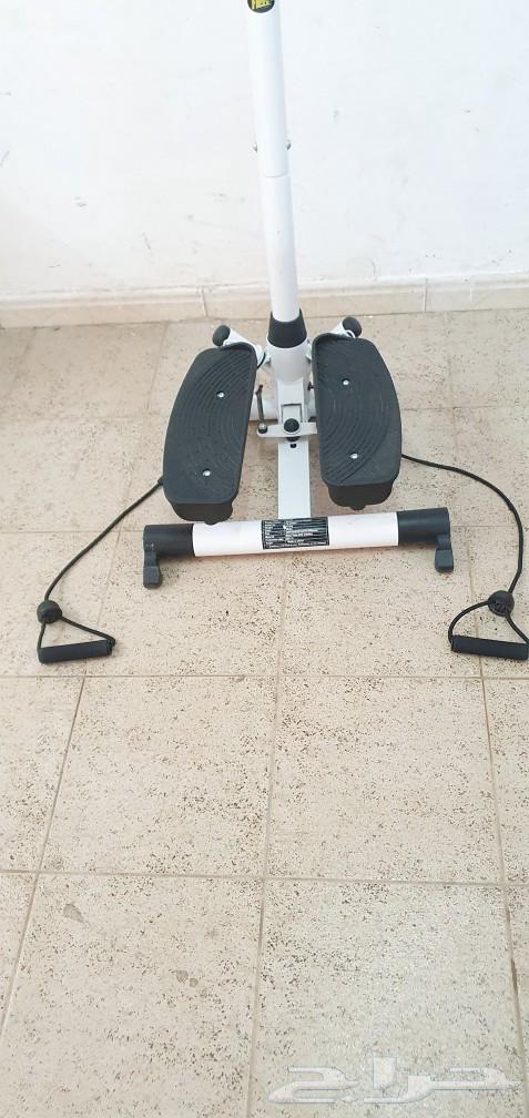 150 Riyal Stepper, a clean fitness device for lower body exercises64380710324867113