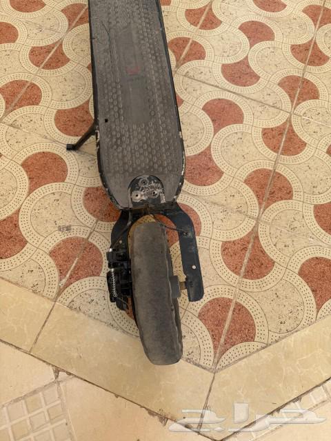 Multi-speed standing scooter 30 60 90 with scratch from the bumper64389127986051112