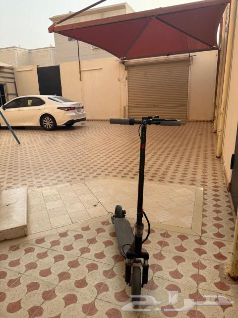 Multi-speed standing scooter 30 60 90 with scratch from the bumper64389127986051110