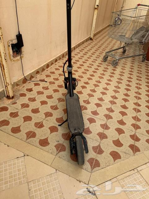 Multi-speed standing scooter 30 60 90 with scratch from the bumper64389127986051111