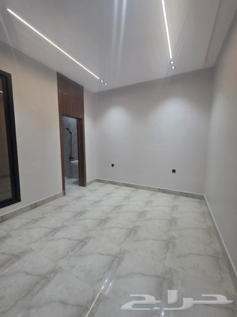 Look at this document in the Al-Tuwaiq neighborhood, area 25063614082484739111