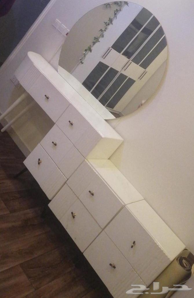 غرفه كامله من غير اسرير دولاب وكوميدينات وتسريحه ومرتبه64392114519171111