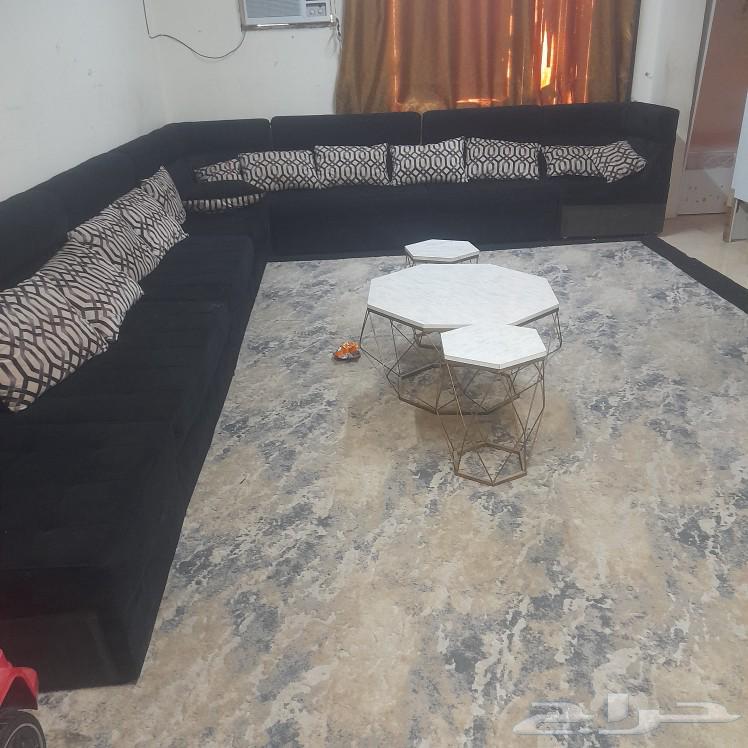 كنب اسود مع بيج 14 شخص 200 ريال لسرعة البيع64380042056449111