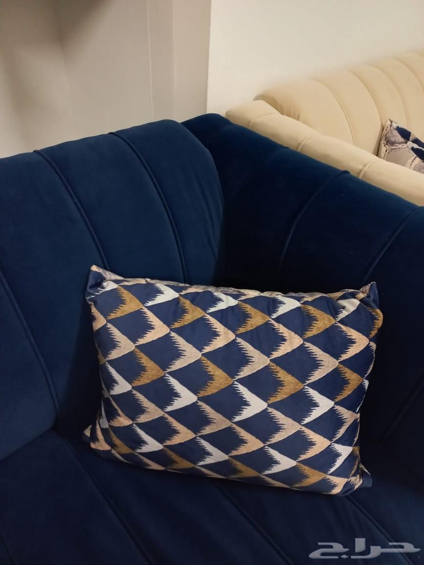 Sofa set for sale with accessories (tables and cover)64383732842753112