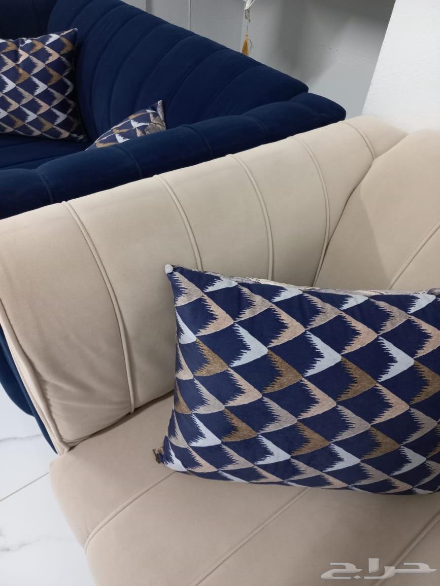 Sofa set for sale with accessories (tables and cover)64383732842753111