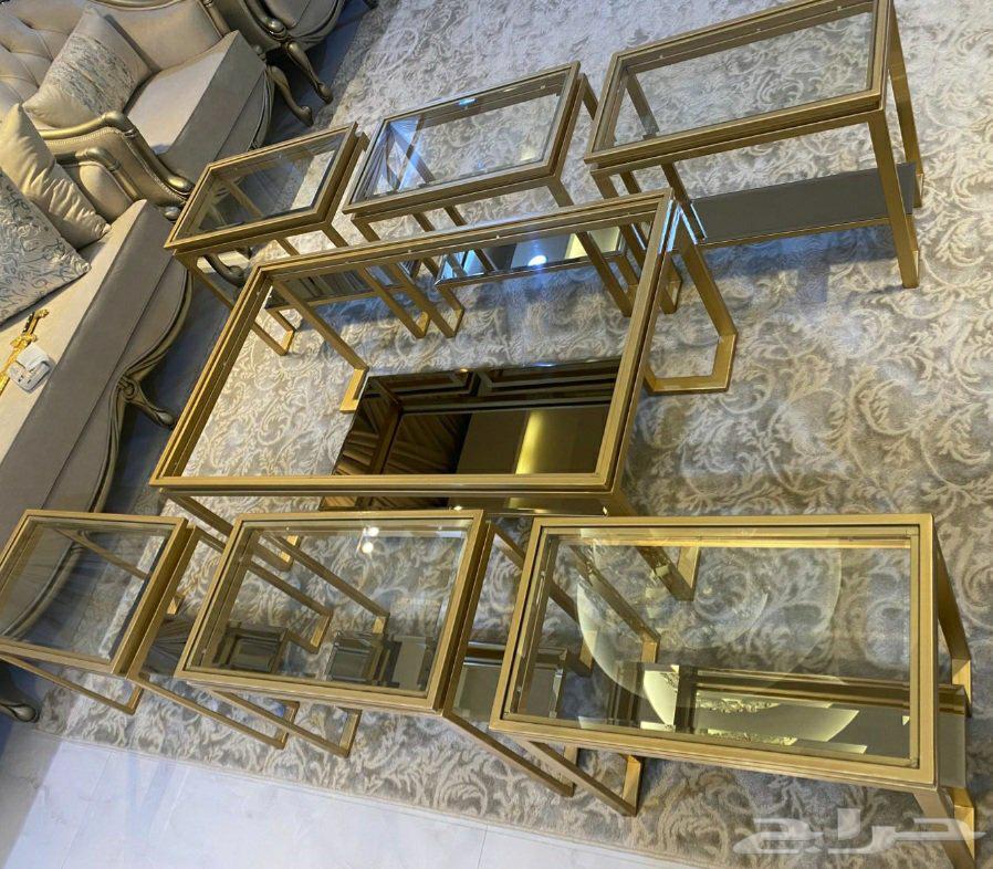 طاوله كبيرة مع 6 طاولات جديدة لكن الطاوله الكبيرة بدون قزاز64391357618562111