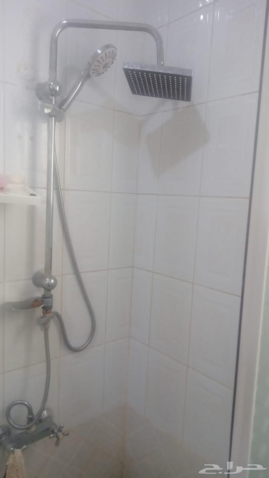 Picadough with shower for 350 riyals, large heater for 100 and small one for 5064523287605378112