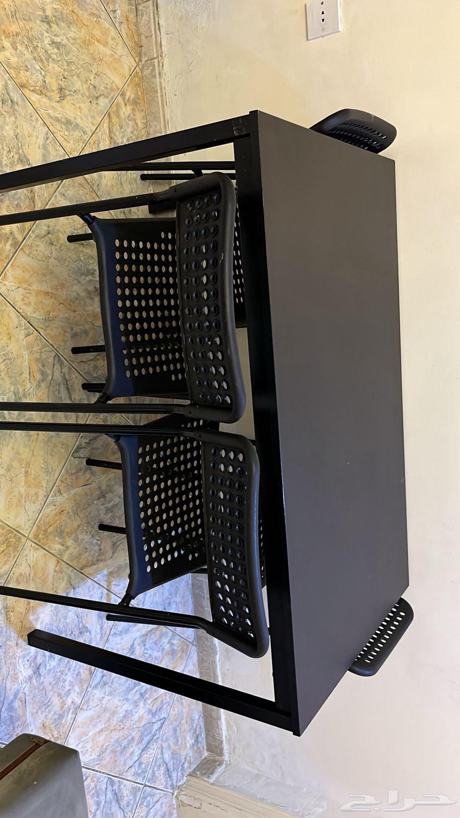 Dining table64377812339329111