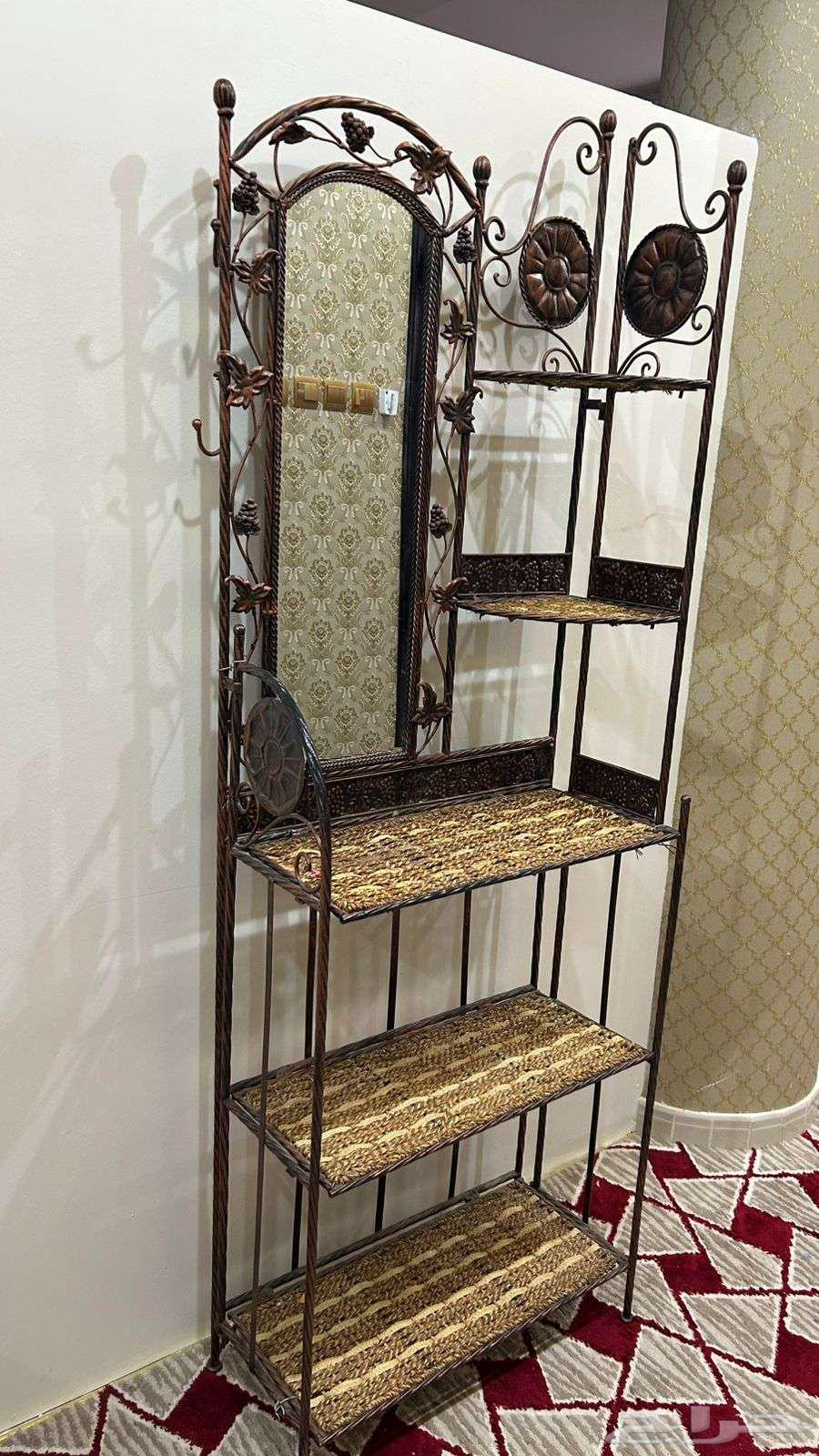 طاولات وأرفف للبيع64390692504067111