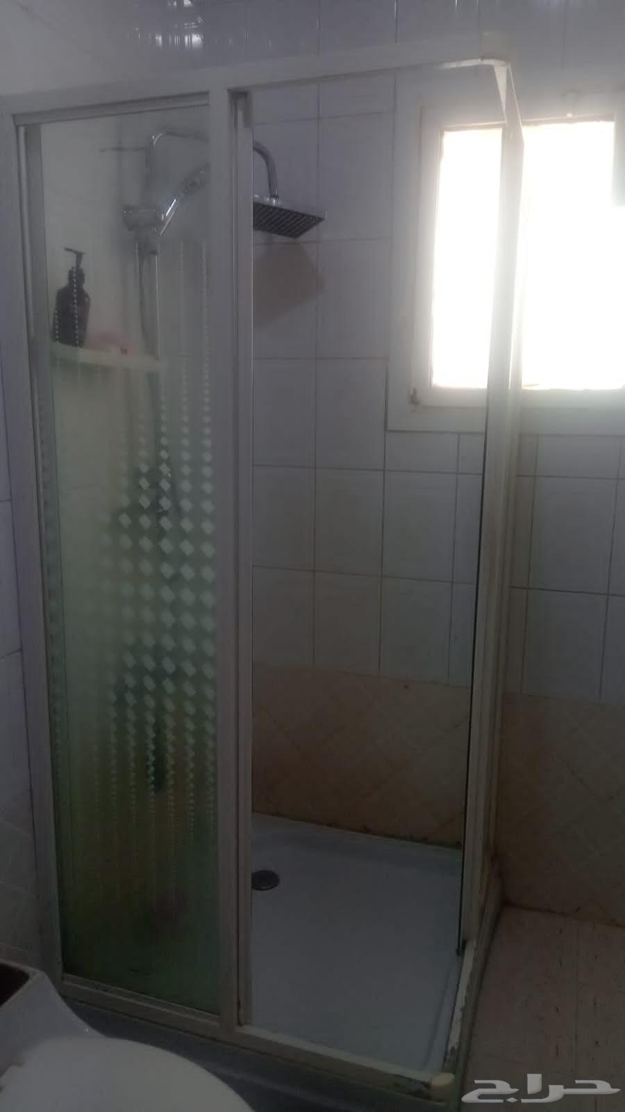Picadough with shower for 350 riyals, large heater for 100 and small one for 5064523287605378110