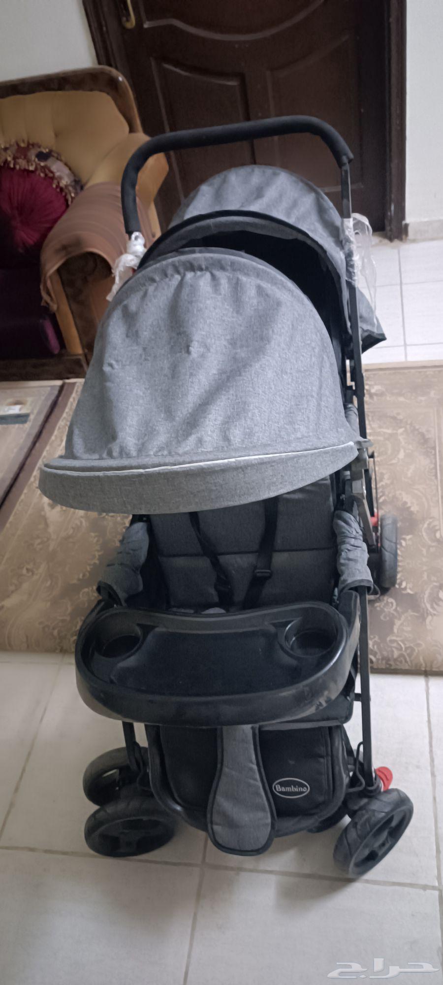 أغراض للبيع  عربيتين للبيع و كرسي طعام كلها بدون عيوب64380340282754111