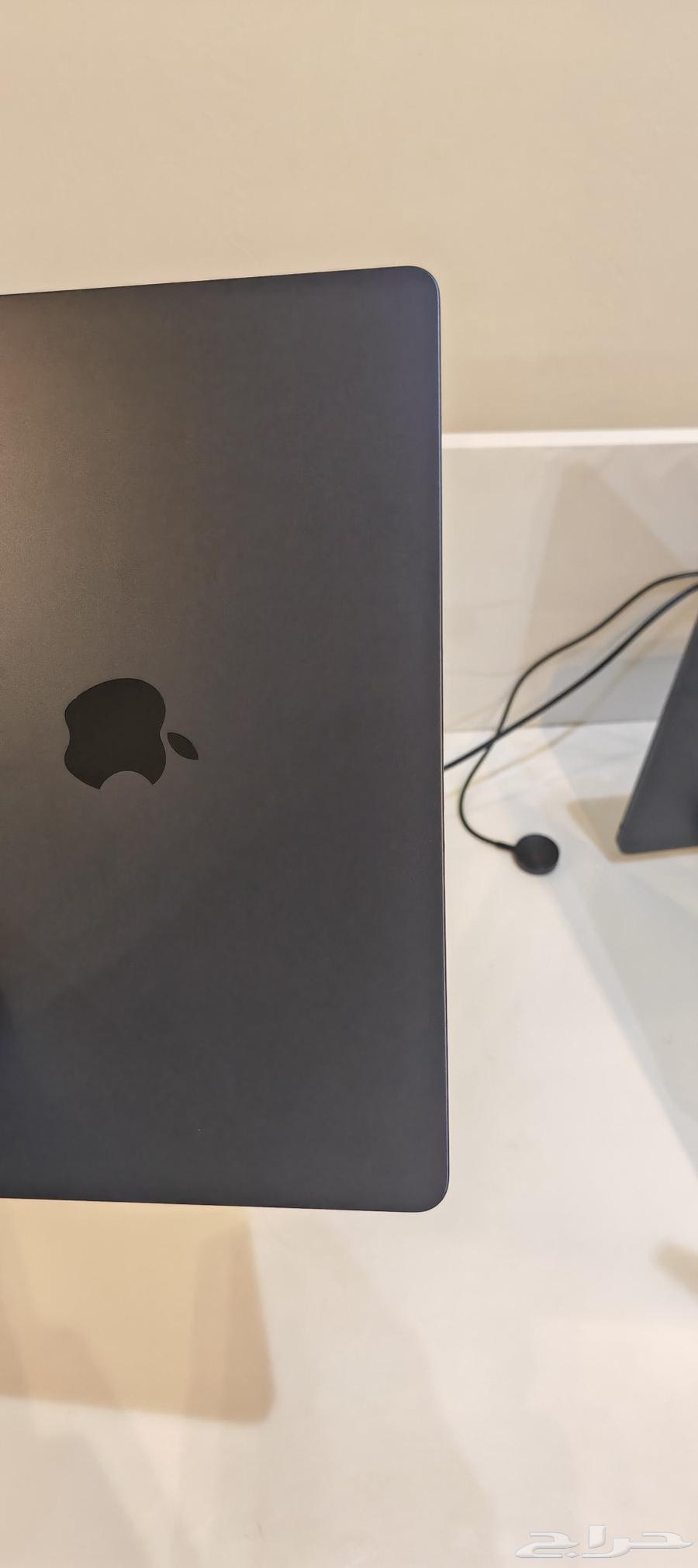 ماك بوك نظيف جدا64390527371651112