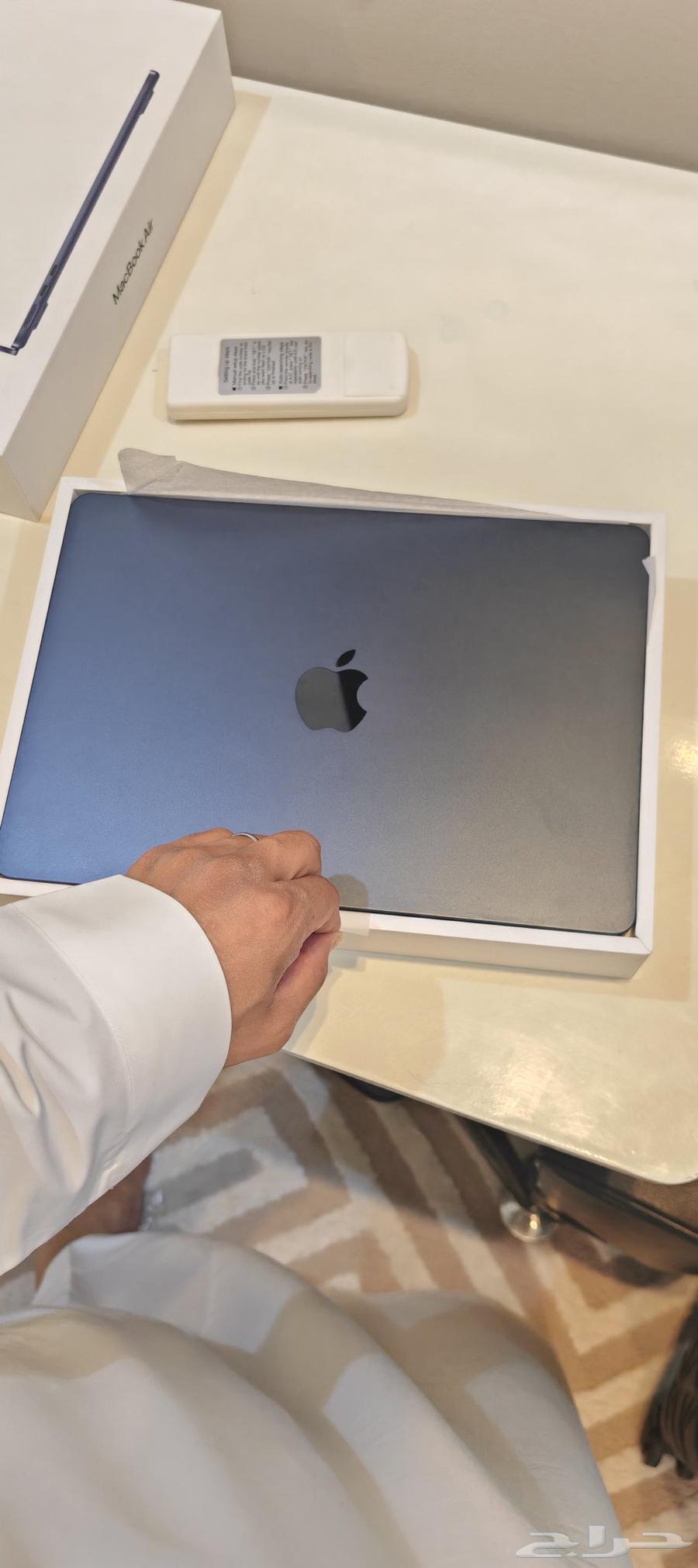 ماك بوك نظيف جدا64390527371651113