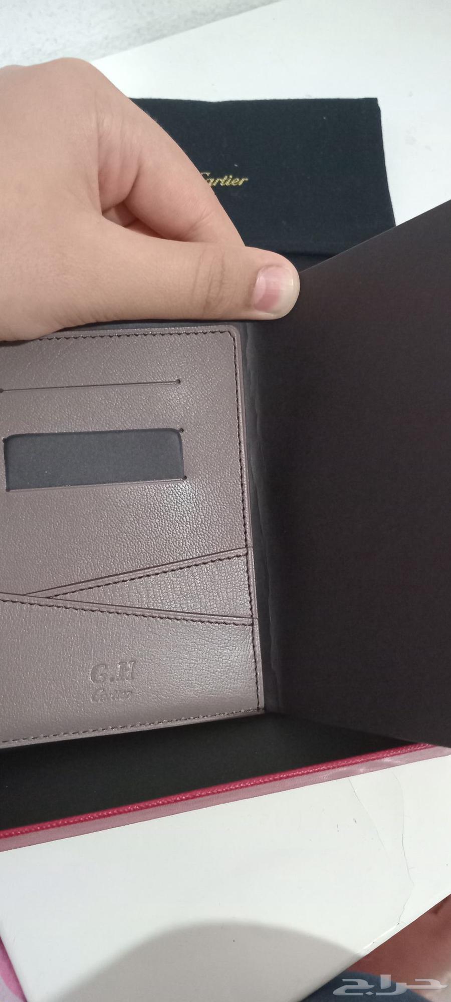 غلاف جواز سفر من كارتير أصلي وفاخر64391037008898113