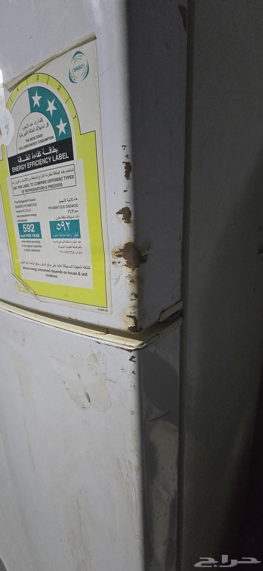 The refrigerator has excellent cooling, for sale used, usage is clearly visible in the64385341757698111