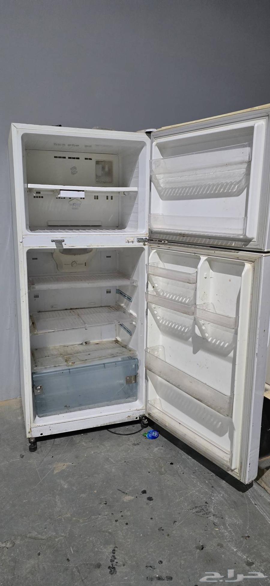 The refrigerator has excellent cooling, for sale used, usage is clearly visible in the64385341757698113