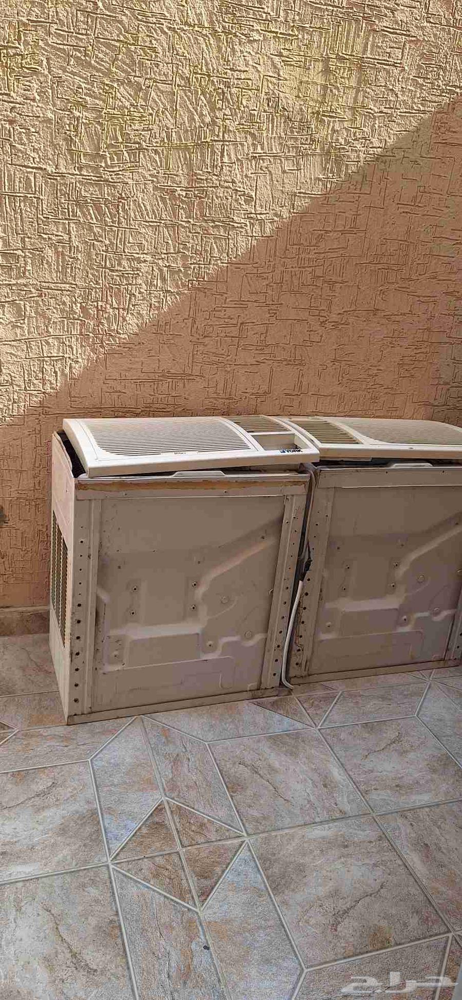 اثنين مكيفات يورك نظيفه64383650110979110