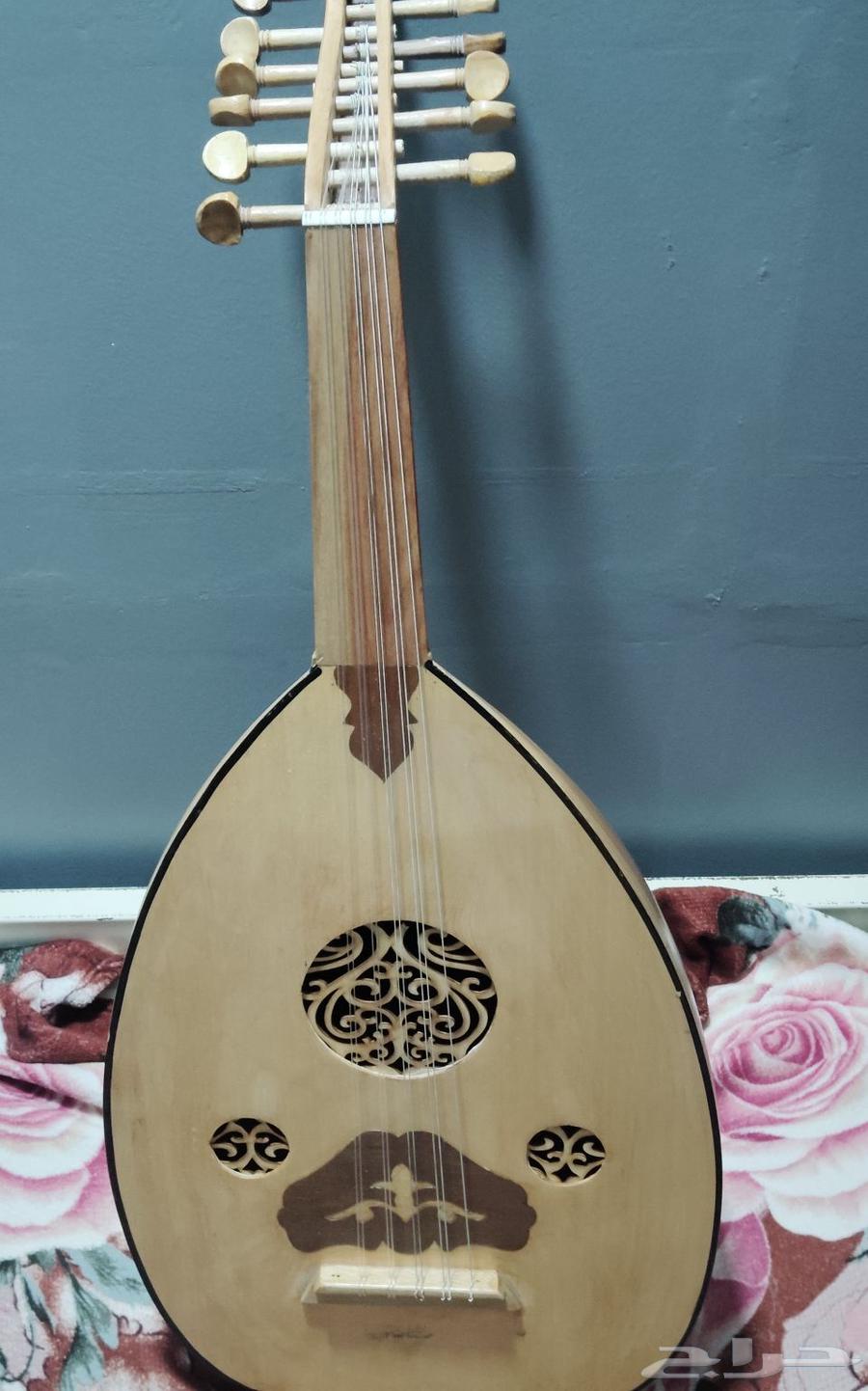 Let me show you a new Egyptian oud and two strings64381809387393110